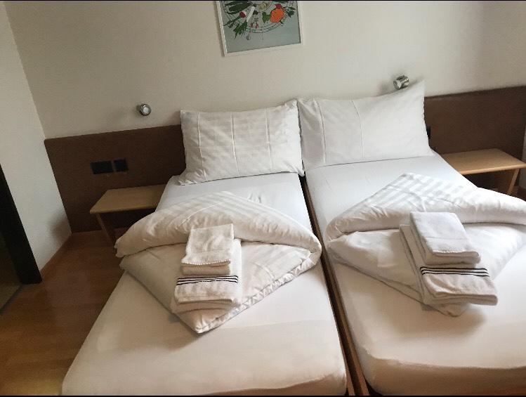 Hotel & Restaurant Stadthof غلروس المظهر الخارجي الصورة