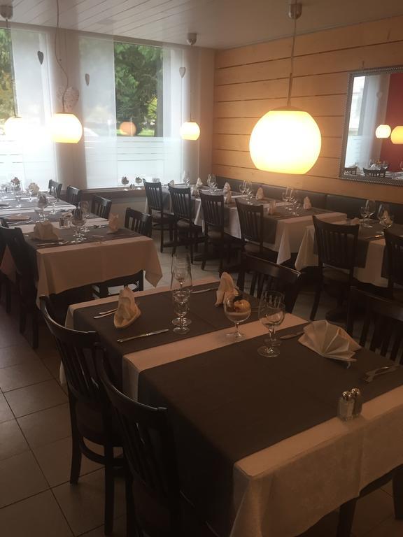 Hotel & Restaurant Stadthof غلروس المظهر الخارجي الصورة