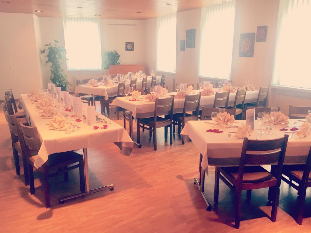 Hotel & Restaurant Stadthof غلروس المظهر الخارجي الصورة